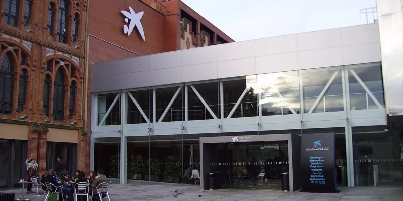巴塞罗那CosmoCaixa科学馆外观,摄于2005年
