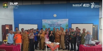 DLHP Purworejo与SeAlife Indonesia在Keburuhan举办鲸鲨搁浅应对培训，参与人员合影